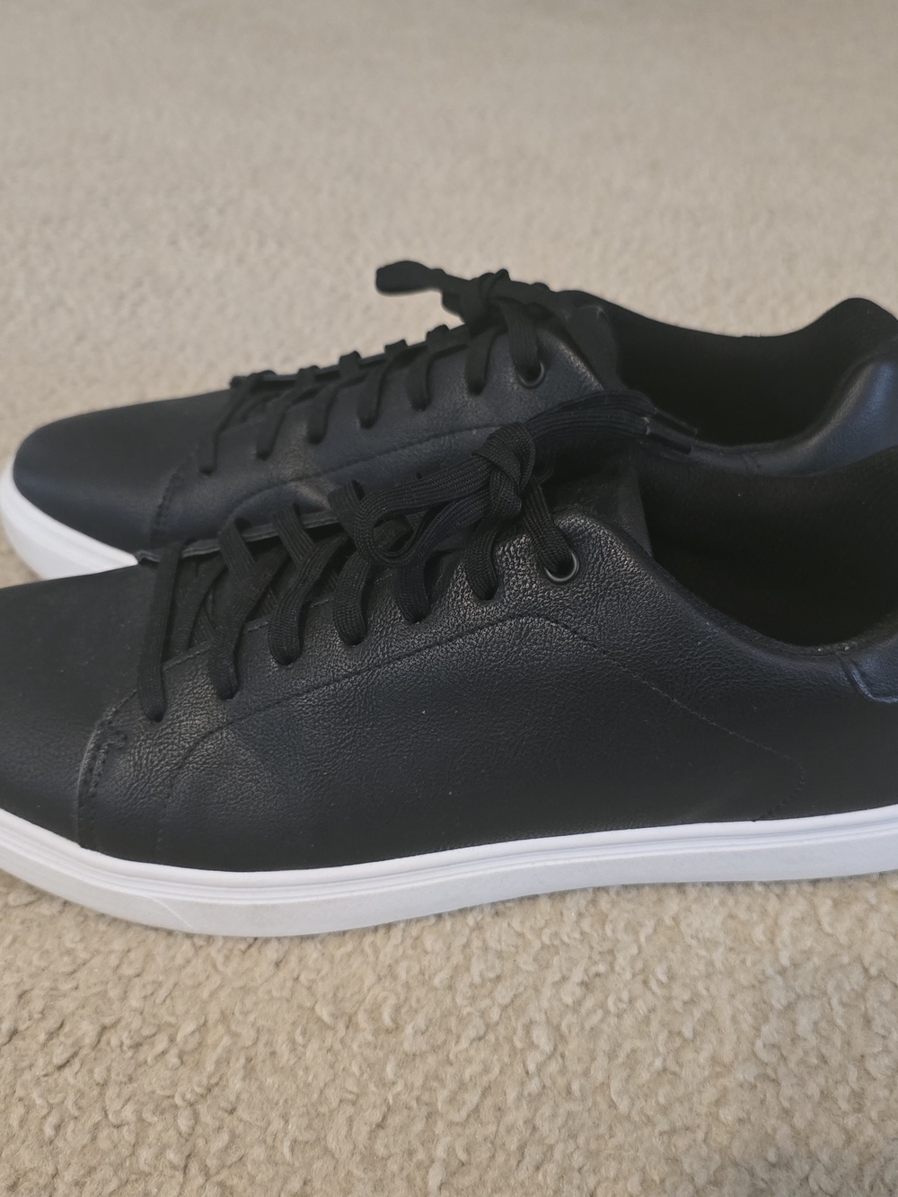 Denali Men's Black Low-Top Leather Sneakers